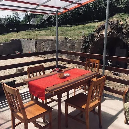 Nyugalmas 2 Lénárddaróc *